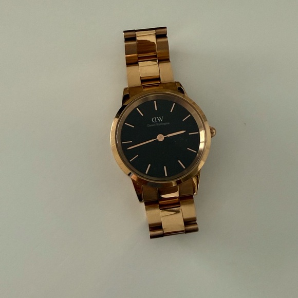 Daniel wellington iconic link watch - Picture 1 of 3